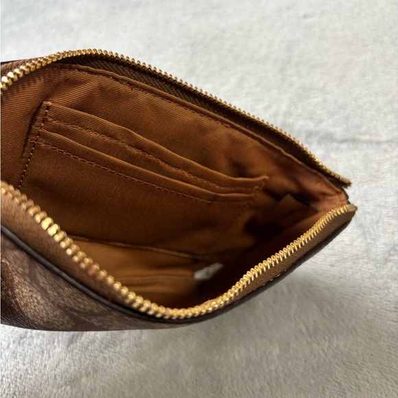 Coach Wristlet - Picture 4 of 4